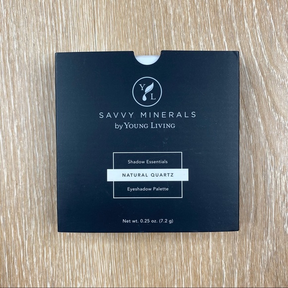 SAVVY MINERALS BY YOUNG LIVING EYESHADOW PALETTE - Picture 1 of 3